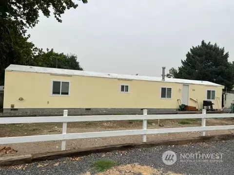 7059 Mallard Dr SE, Warden, WA 98857