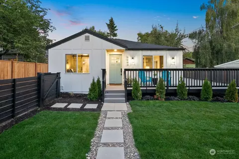 9046 1st Ave NW, Seattle, WA 98117