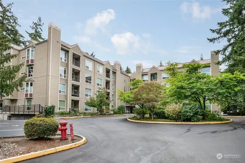 823 N 161st Pl #104, Shoreline, WA 98133
