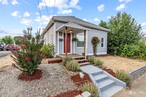705 N 7th Ave, Kelso, WA 98626