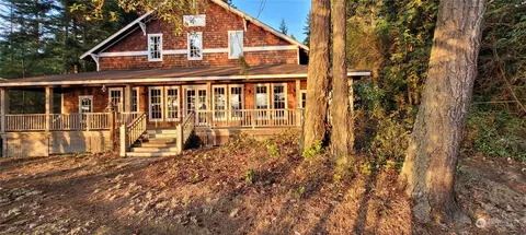8135 Flagler Rd, Nordland, WA 98358