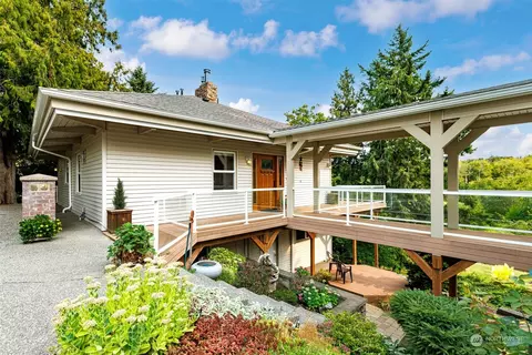 555 E Hemmi Rd, Lynden, WA 98264