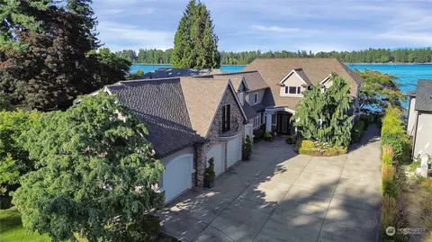 2309 Tacoma Point Dr E, Lake Tapps, WA 98391