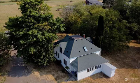 3687 Bay Rd, Ferndale, WA 98248