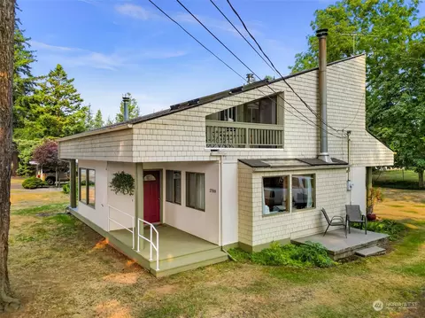 2708 Birchwood Ave, Bellingham, WA 98225