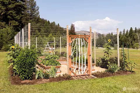 View/Area - 887 Twisp Carlton Rd, Twisp, WA 98856 photo 1 of 3