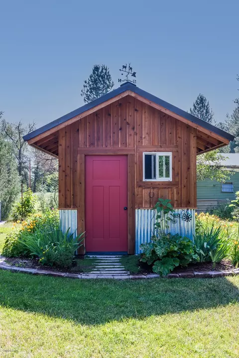 Exterior - 887 Twisp Carlton Rd, Twisp, WA 98856 photo 6 of 11