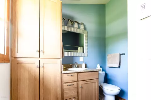 Bath - 887 Twisp Carlton Rd, Twisp, WA 98856 photo 3 of 3