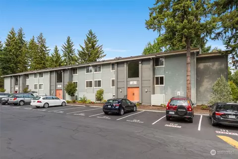 4707 W Lake Sammamish Pkwy SE #D304, Issaquah, WA 98027
