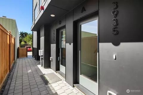 3935 Wallingford Ave N #A, Seattle, WA 98103