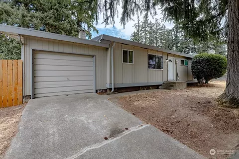 6710 Falcon Way NE, Olympia, WA 98516