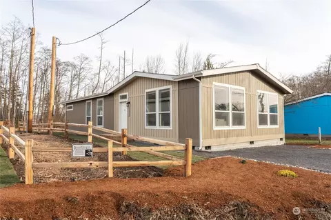 4955 Highland Dr, Blaine, WA 98230