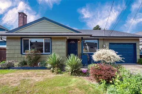 816 4th St, Hoquiam, WA 98550