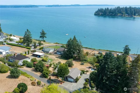 2007 B St NW, Lakebay, WA 98349