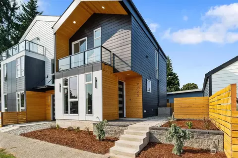 2722 SW Thistle St, Seattle, WA 98126