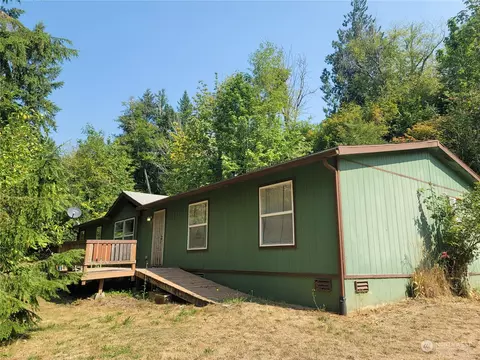 130 Wildwood Dr, Glenoma, WA 98336