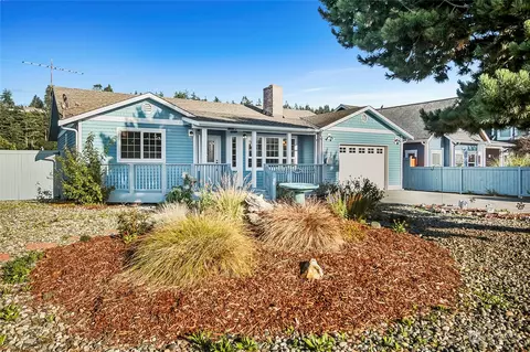 3643 Oceanside Dr, Greenbank, WA 98253