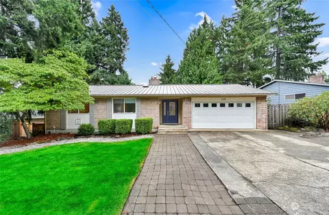 7112 137th Ave NE, Redmond, WA 98052