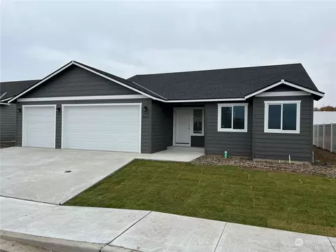 2417 SE 3rd St, East Wenatchee, WA 98802