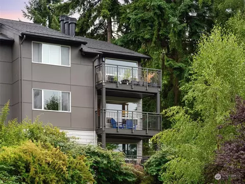 12707 NE 116th St #A-201, Kirkland, WA 98033