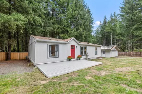 131 E Dream Ln, Belfair, WA 98528