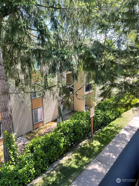 14645 NE 34th St #C20, Bellevue, WA 98007