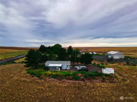 220 W Hatton Rd, Lind, WA 99341