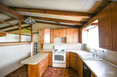 314 Main St, Onalaska, WA 98570 photo 5