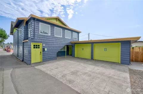 109 6th St SW, Long Beach, WA 98631