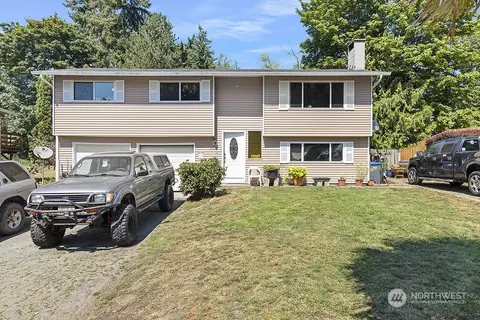 6811 Helena Dr NE, Bremerton, WA 98311