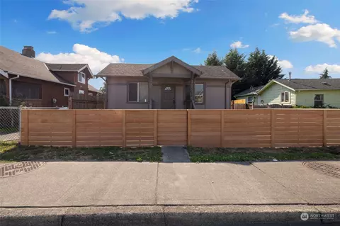 1525 N 3rd St, Renton, WA 98057