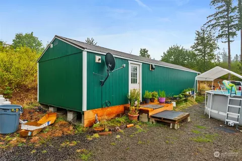 9847 Lundeen Rd SW, Rochester, WA 98579