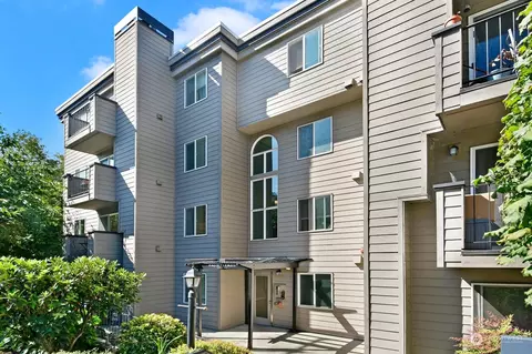 4831 Fauntleroy Way SW #203, Seattle, WA 98116