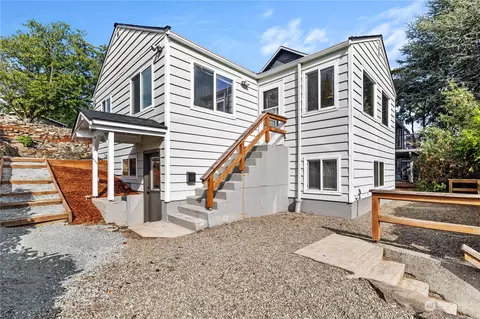 3221 48th Ave SW, Seattle, WA 98116