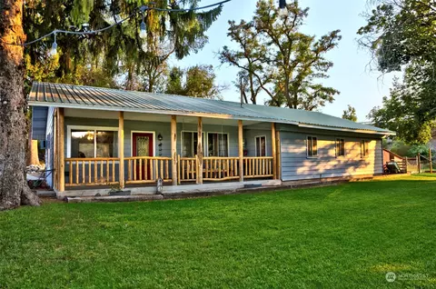 33 Appleway Rd, Okanogan, WA 98840