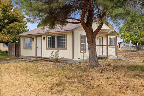 155 E Pine St, Othello, WA 99344 photo 3