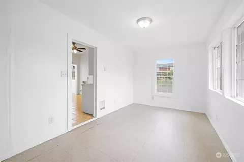 155 E Pine St, Othello, WA 99344 photo 4