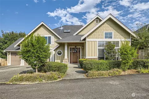 16042 SE 45th Pl, Bellevue, WA 98006