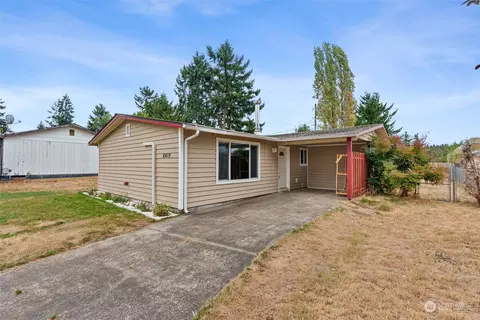 8419 Quinault Dr NE, Olympia, WA 98516