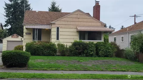 3906 SW Holden St, Seattle, WA 98136