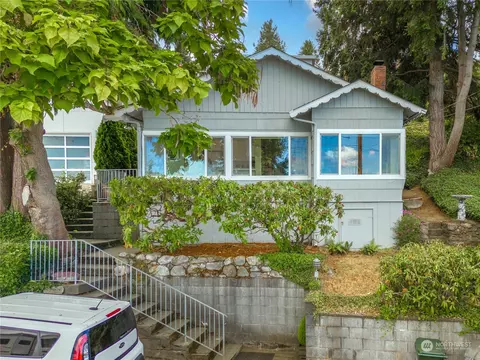 6722 Soundview Dr NE, Tacoma, WA 98422