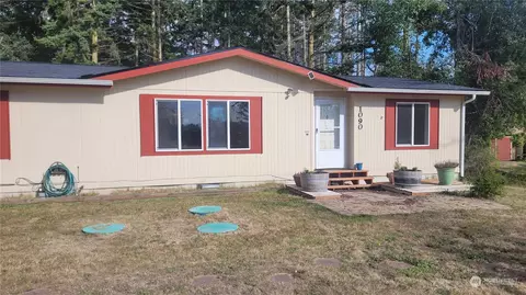 1090 Donald Ave, Oak Harbor, WA 98277