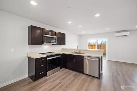 154 Creekside Dr, Port Angeles, WA 98362