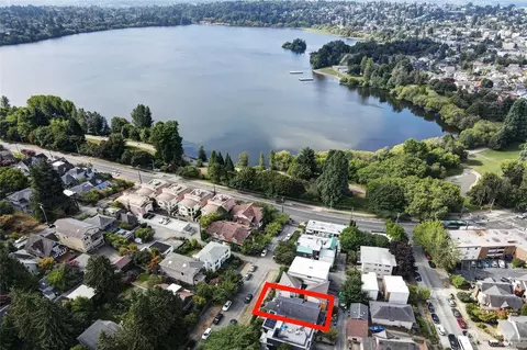 2022 N 78th St, Seattle, WA 98103 photo 3