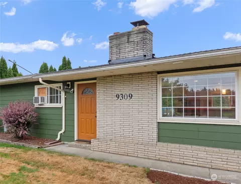 9309 NE 44th Dr, Marysville, WA 98270