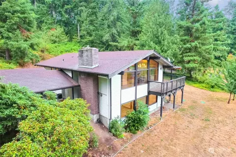 27454 SE 403rd St, Enumclaw, WA 98022