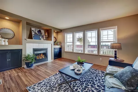 105 N Lafayette Ave, Bremerton, WA 98312