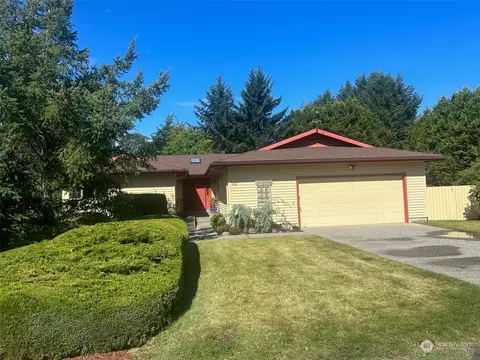 112 Starry Rd, Sequim, WA 98382