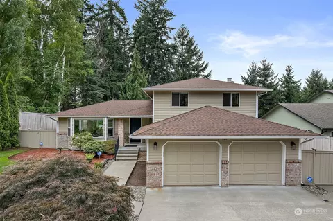 8211 179th Ave E, Bonney Lake, WA 98391