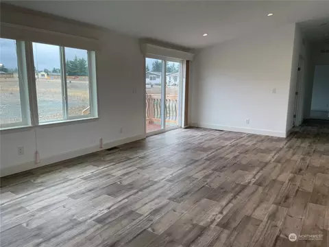 895 N Violet Ave, Sequim, WA 98382 photo 5